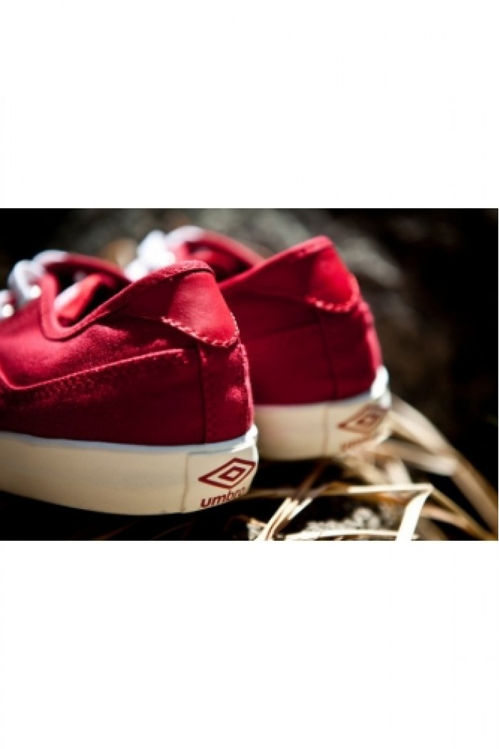 Umbro Milton - мъжки кецове Умбро в червено