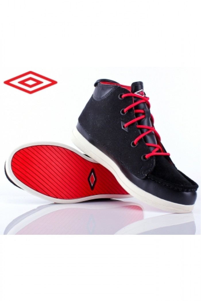 Umbro Spinningfield - Умбро мъжки обувки в черно.